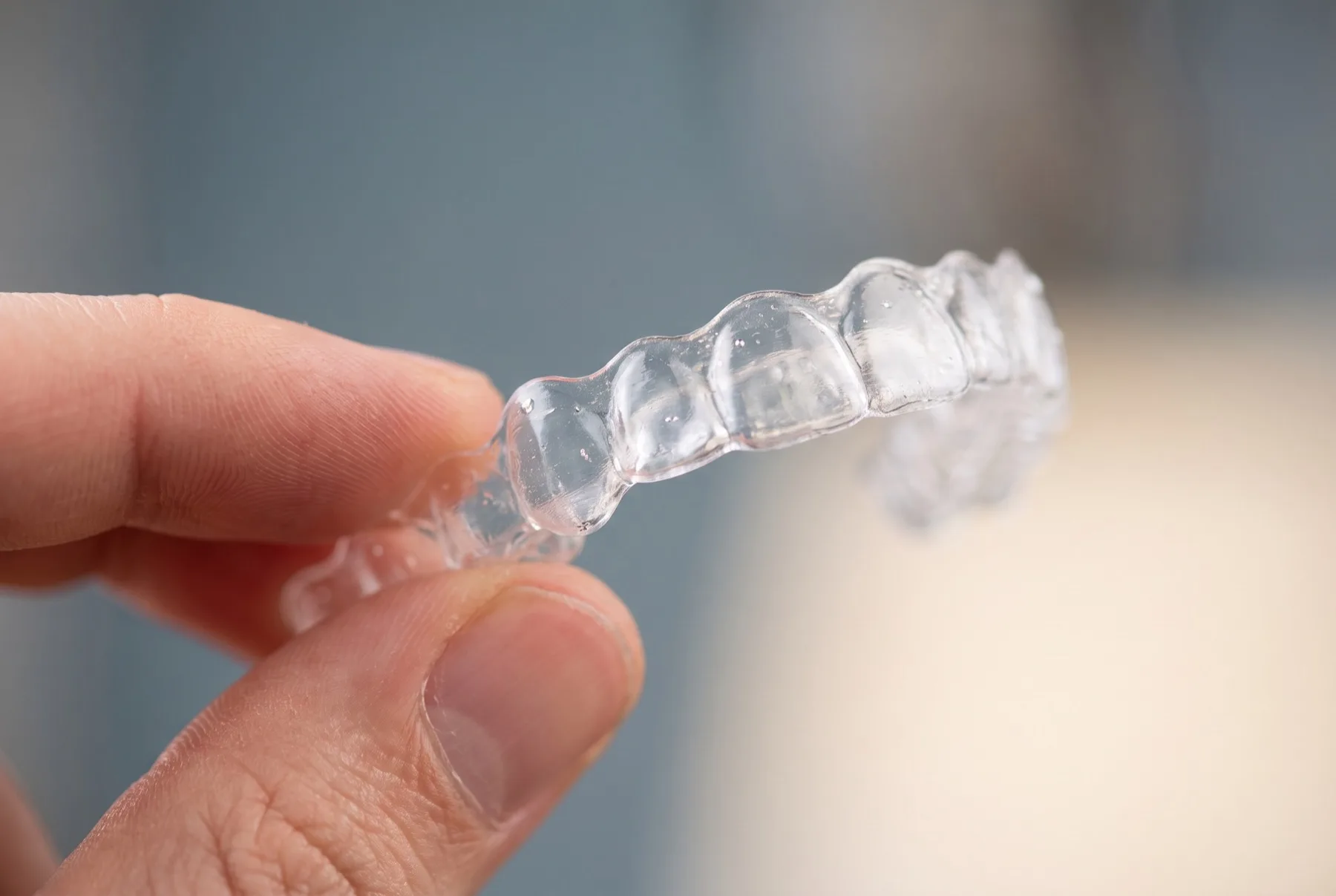 A clear aligner tray